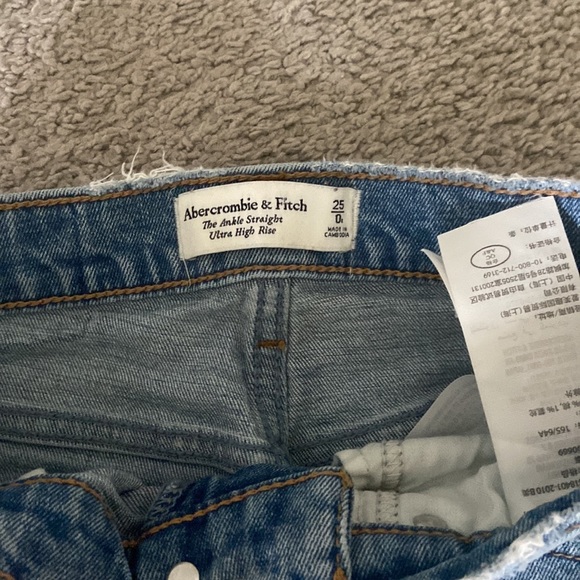 Abercrombie and fitch jeans - Picture 2 of 2